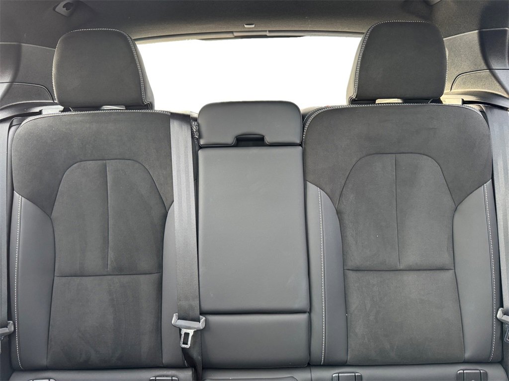 Certified 2025 Volvo XC40 B5 Plus image 20