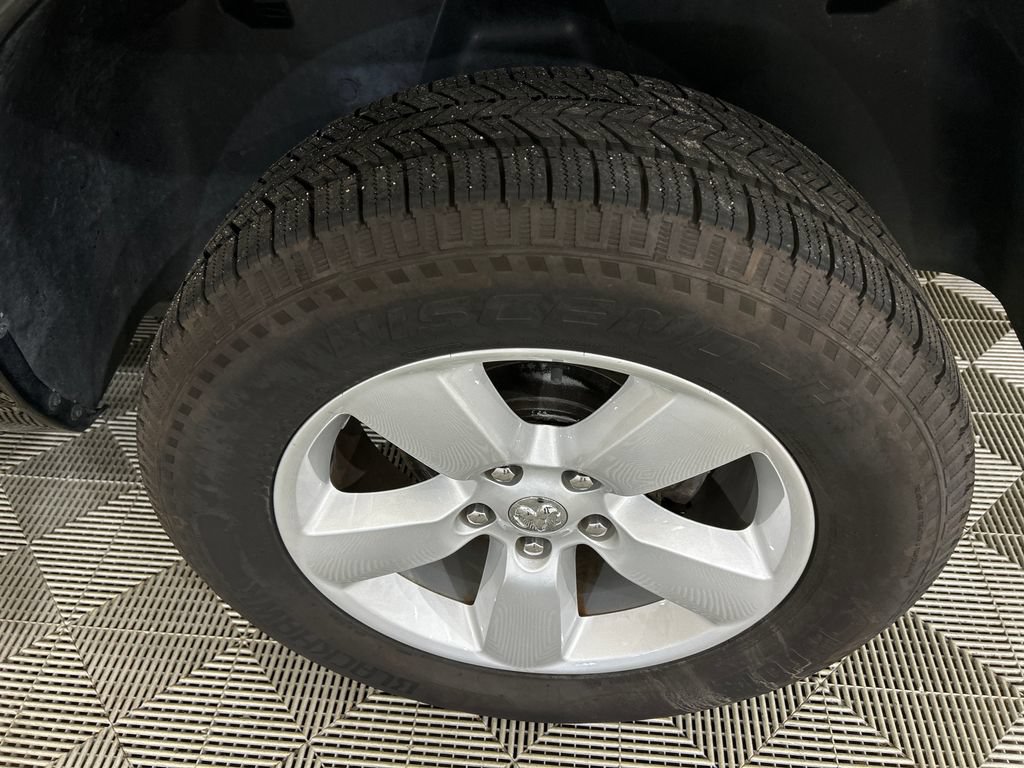 Used 2022 RAM 1500 Classic SLT w/ Electronics Group AWD/4WD image 11