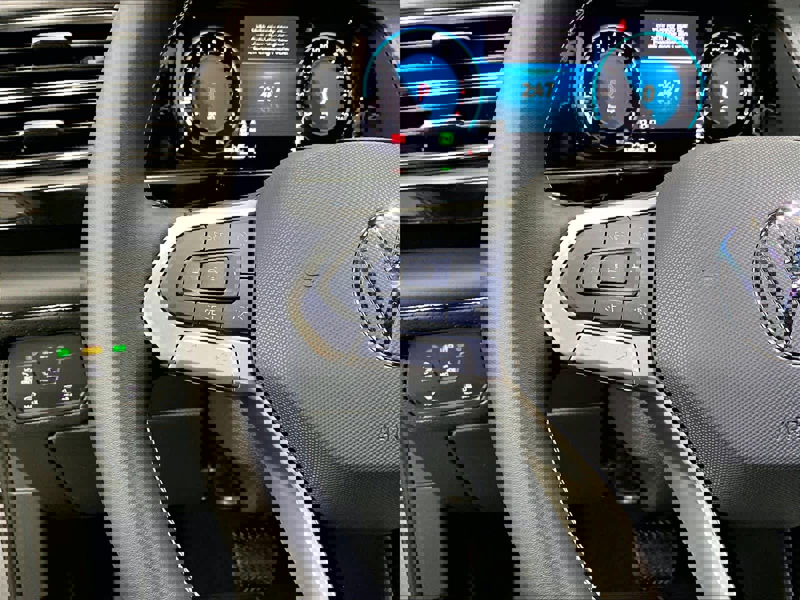 New 2026 Volkswagen Atlas Cross Sport SE image 17