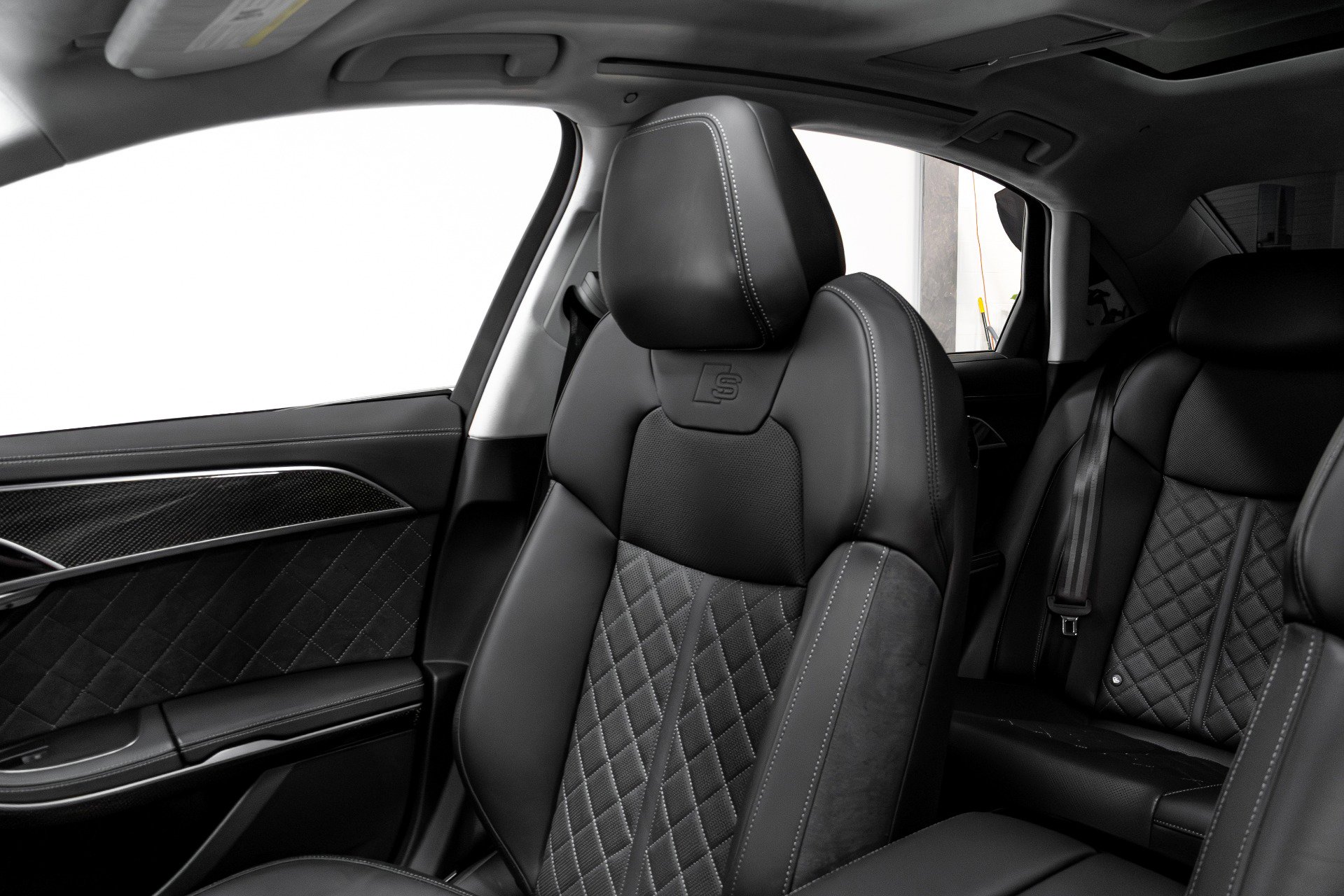 Used 2023 Audi S8 image 12