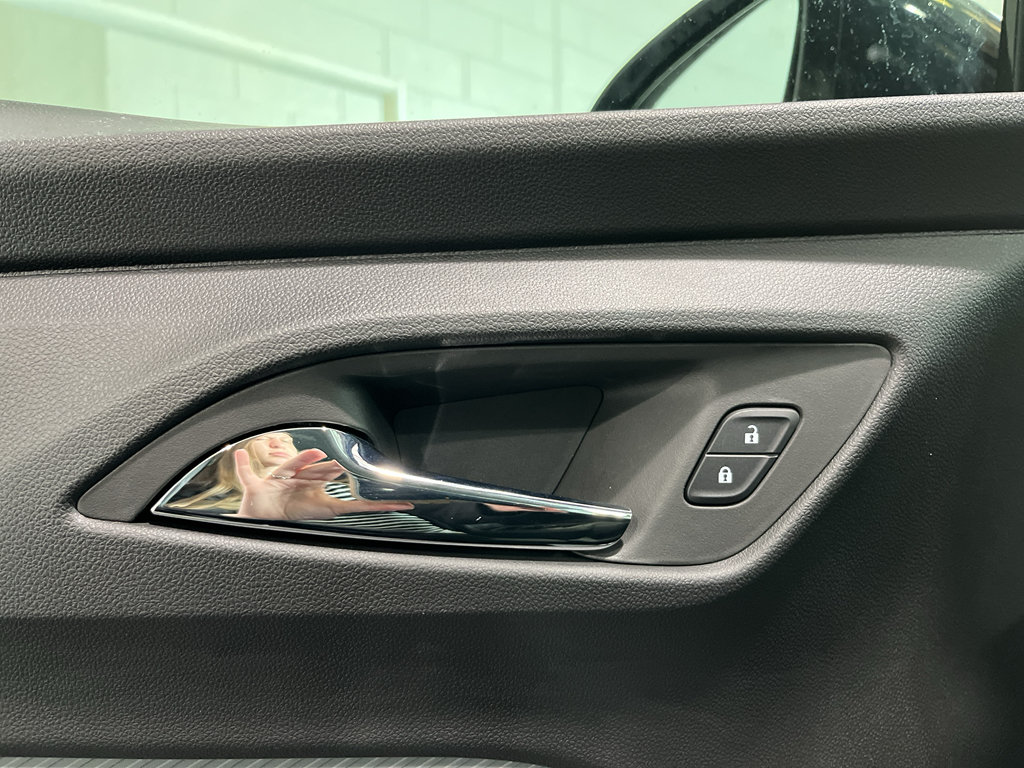 New 2027 Chevrolet Bolt LT FWD image 27