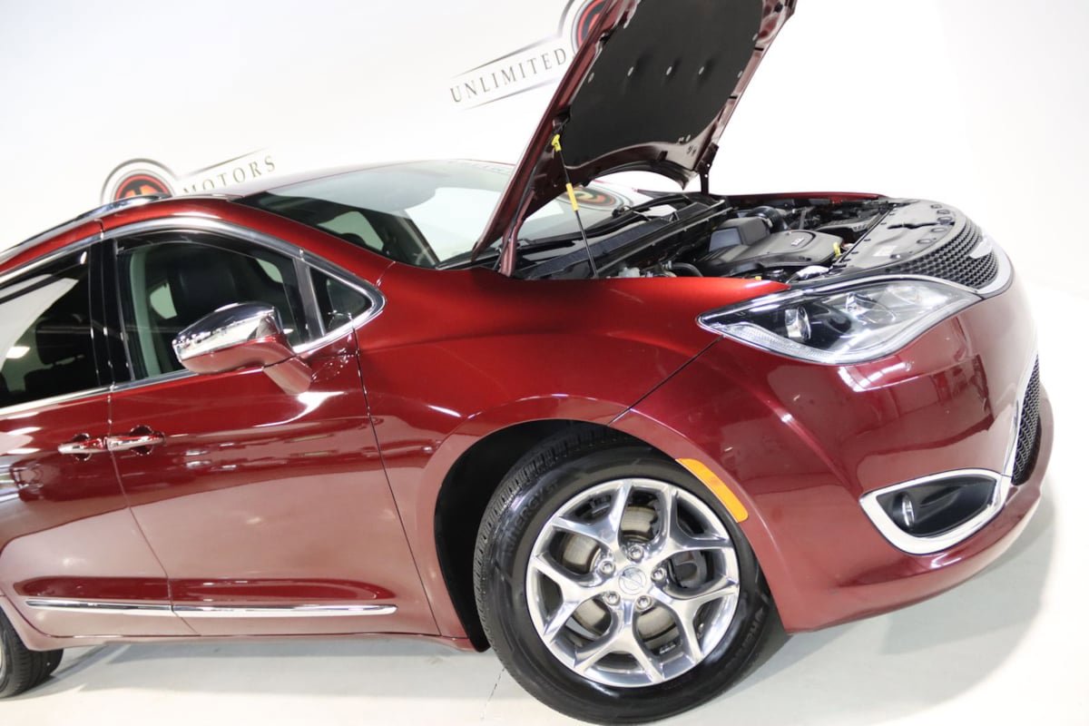 Used 2018 Chrysler Pacifica Limited FWD image 66