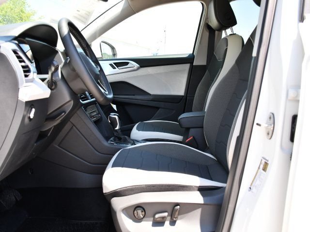 New 2026 Volkswagen Taos SE AWD/4WD image 12