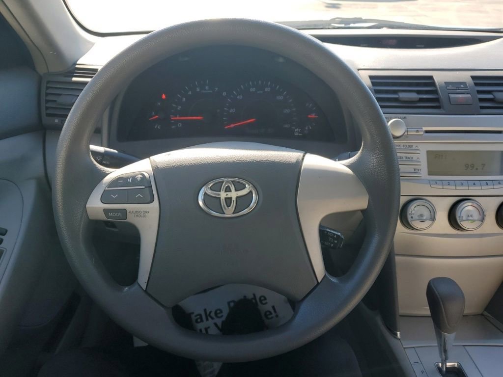 Used 2011 Toyota Camry LE image 13