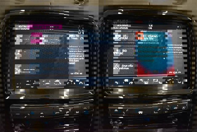 Used 2018 Jaguar XJ L Portfolio image 18