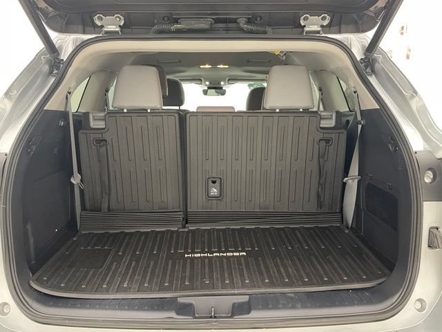 Used 2023 Toyota Highlander Limited AWD/4WD image 13