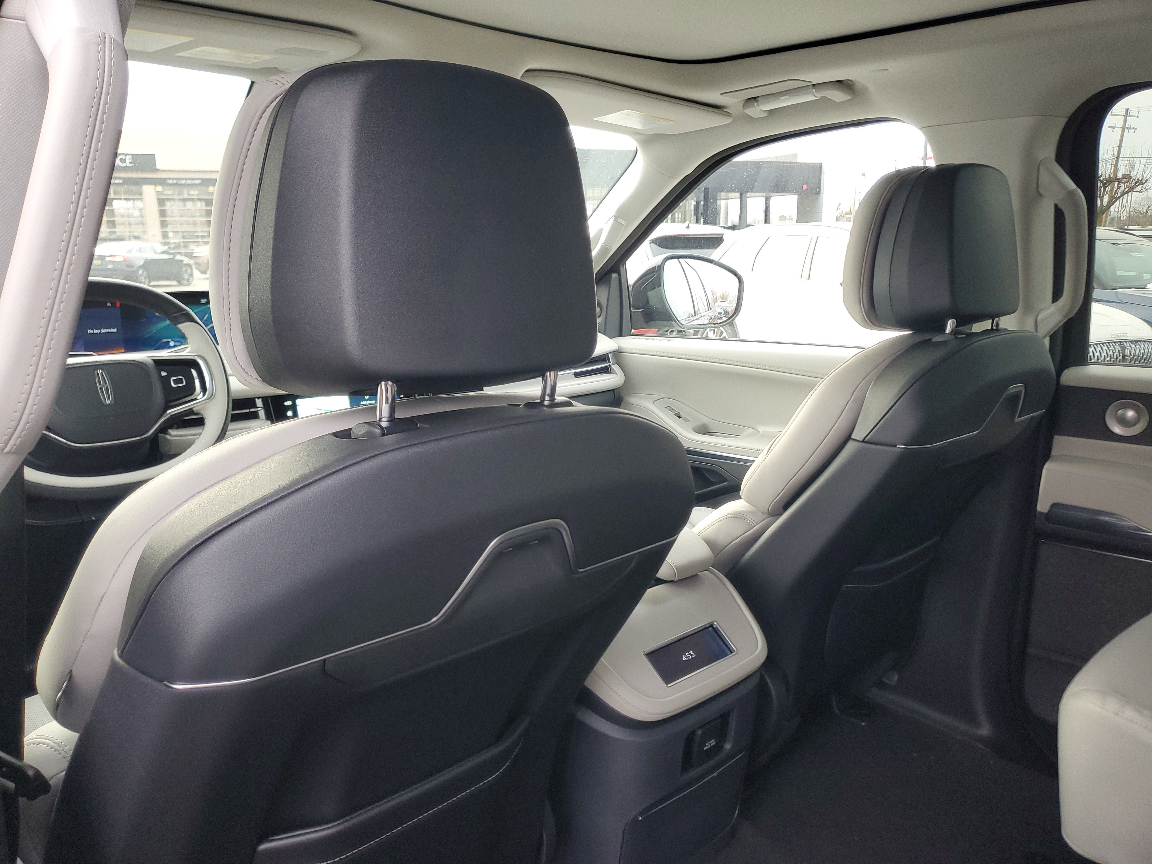 New 2026 Lincoln Navigator L Reserve w/ Jet Appearance Package image 28