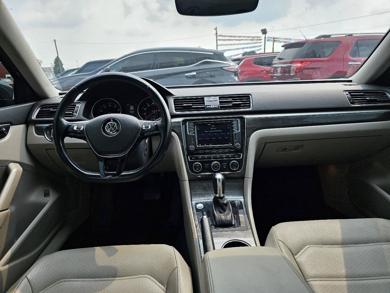 Used 2018 Volkswagen Passat 2.0T SE FWD image 3