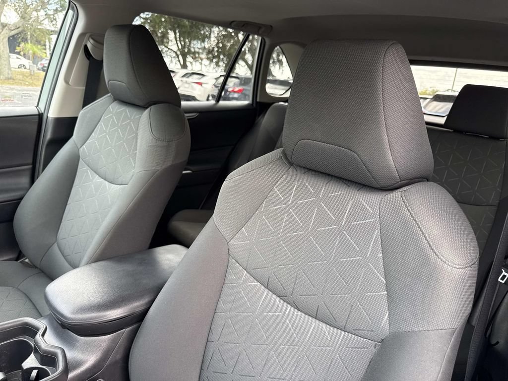 Used 2020 Toyota RAV4 XLE w/ Convenience Package AWD/4WD image 21