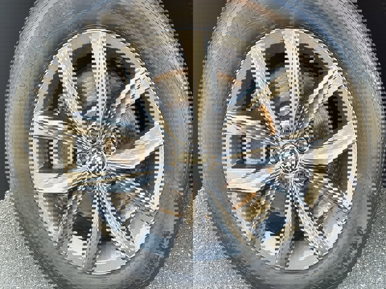 Used 2023 Volkswagen Tiguan SE image 10