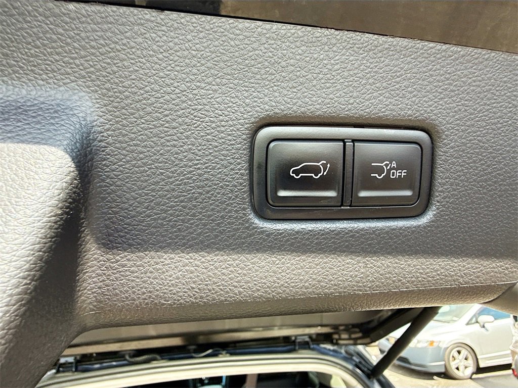 Used 2024 Kia Carnival EX image 31