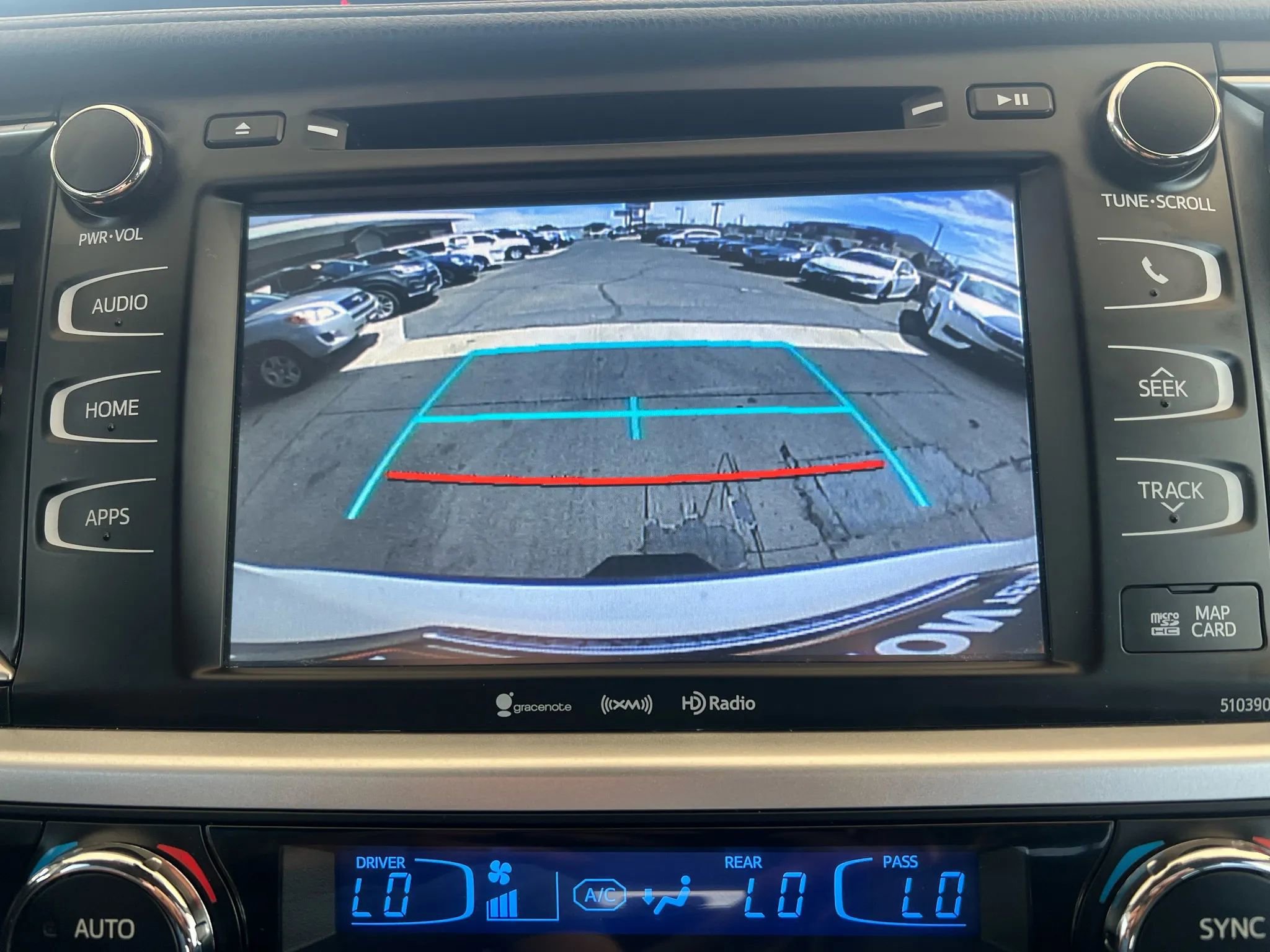 Used 2019 Toyota Highlander SE image 19
