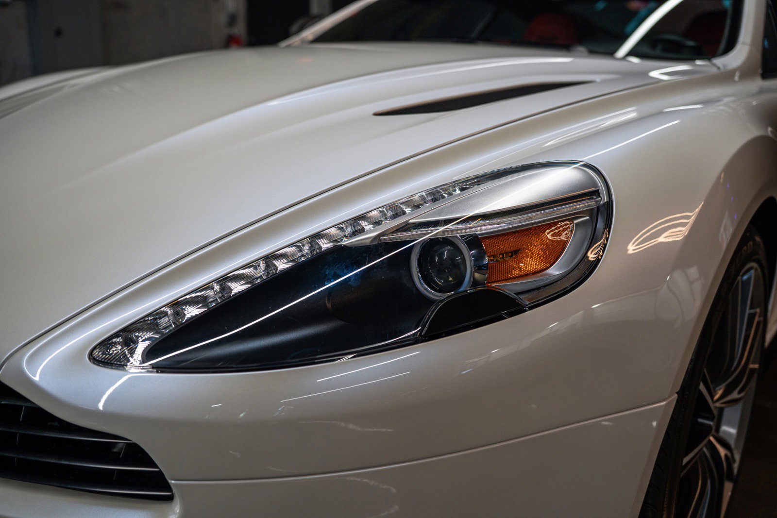 Used 2014 Aston Martin Vanquish Coupe RWD image 18