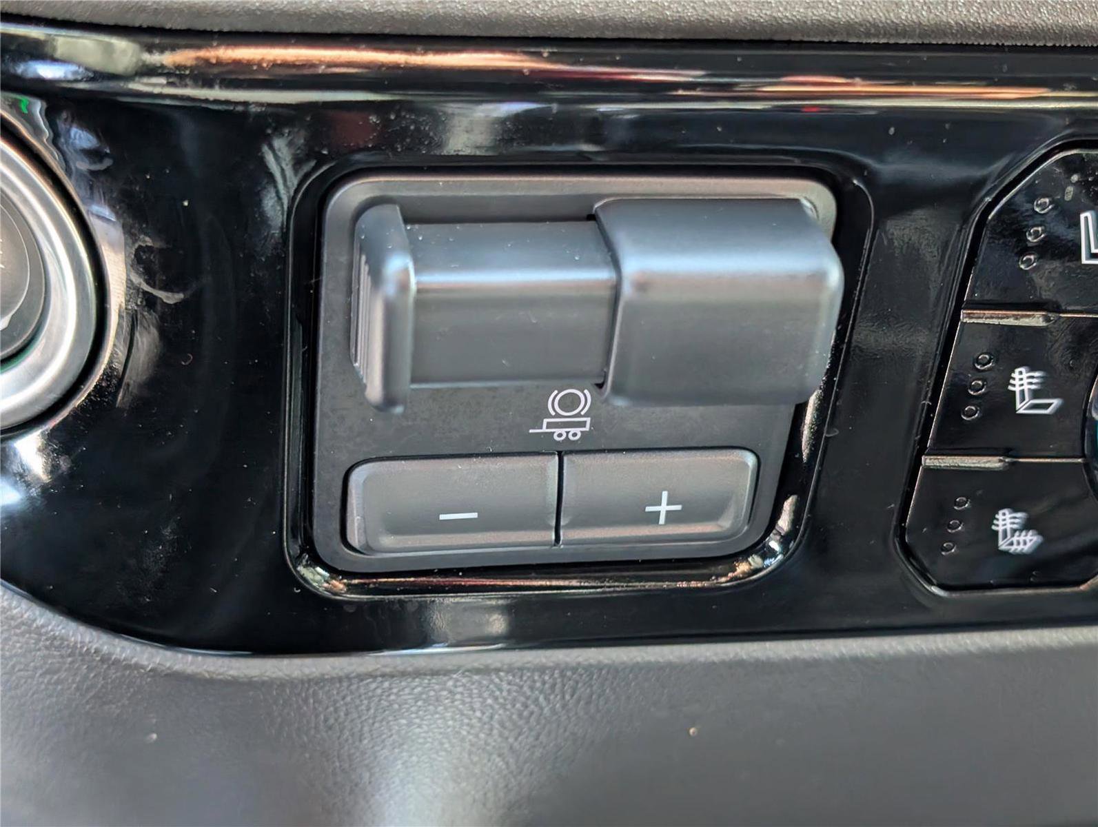 Used 2024 GMC Sierra 1500 SLT w/ SLT Premium Plus Package image 28