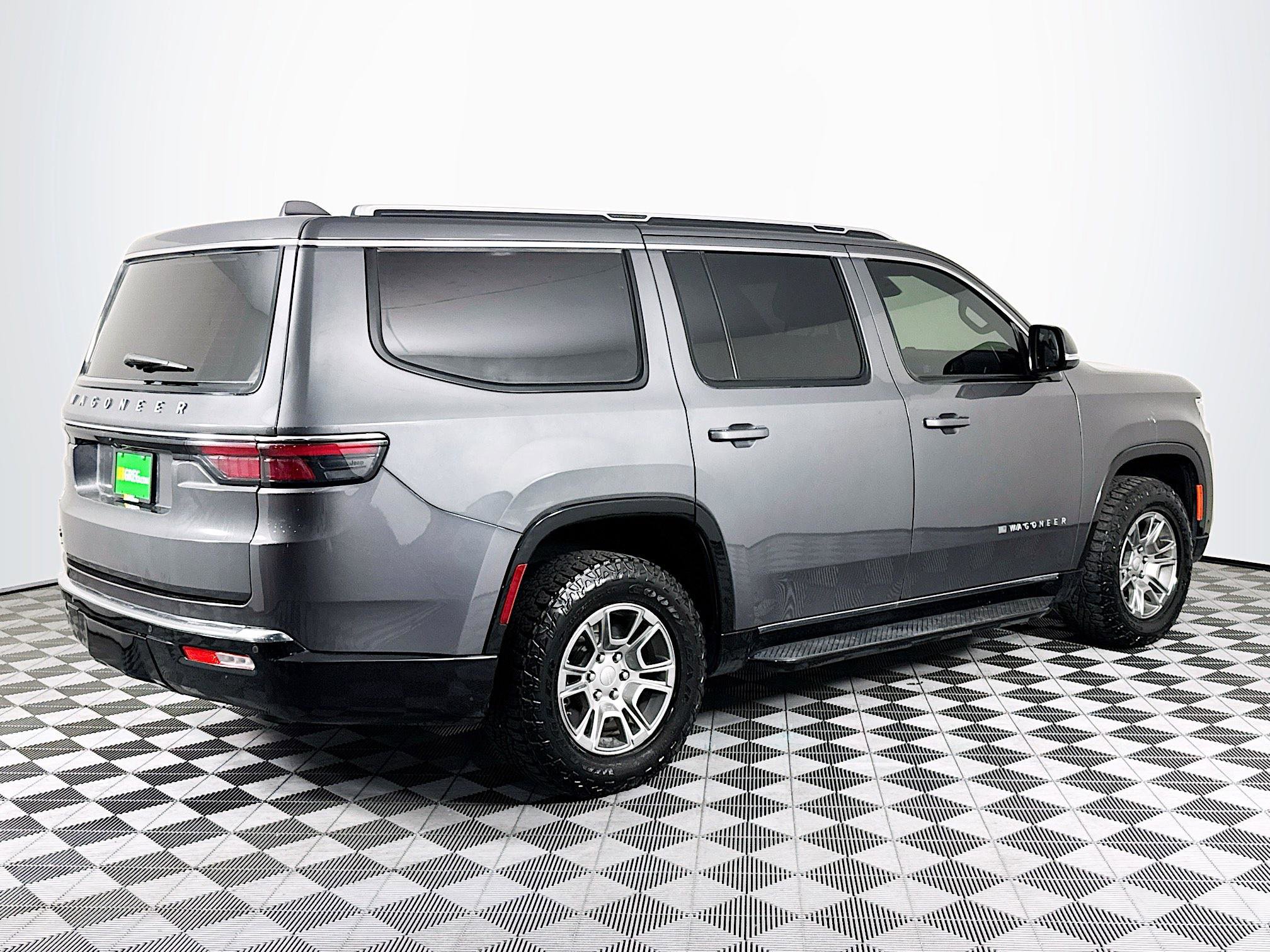 Used 2023 Jeep Wagoneer 4WD w/ HD Trailer Tow Package image 10