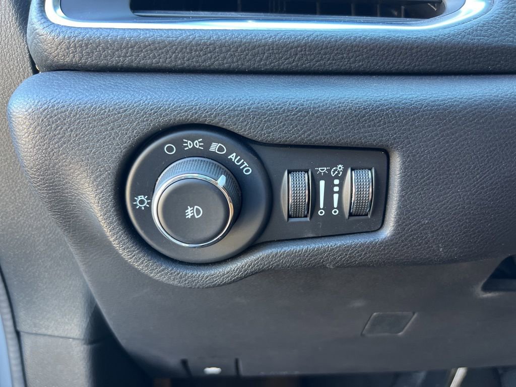 Certified 2022 Chrysler Pacifica Pinnacle image 12