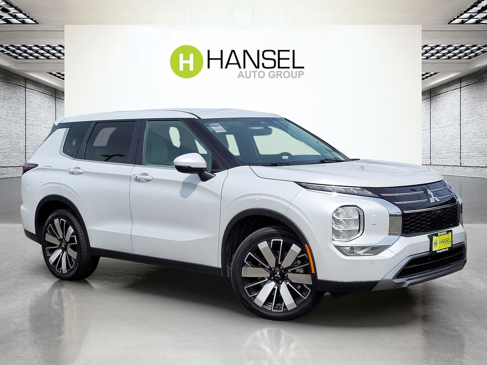 Used 2025 Mitsubishi Outlander SE AWD/4WD image 1