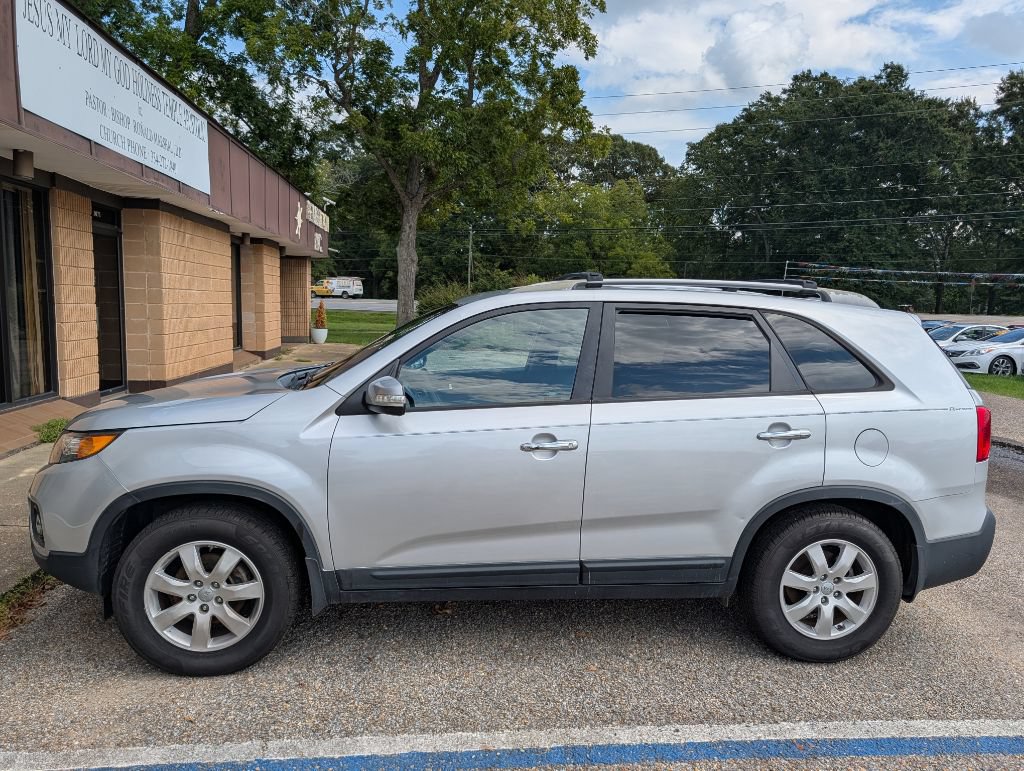 Used 2012 Kia Sorento LX w/ Convenience Pkg FWD image 7