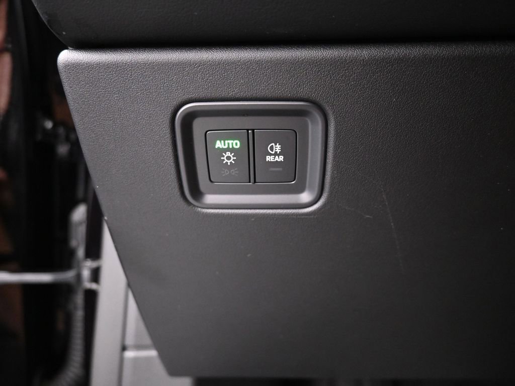 Certified 2024 Porsche Macan 4 Electric image 22