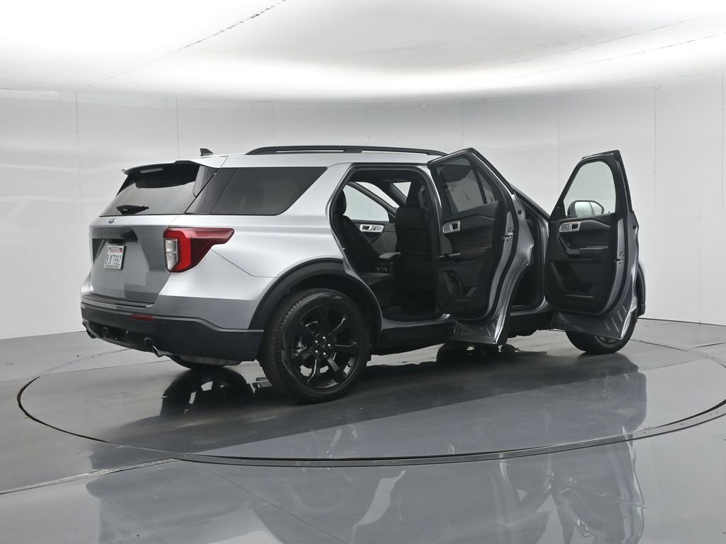 Used 2023 Ford Explorer ST-Line w/ Class IV Trailer Tow Package image 6
