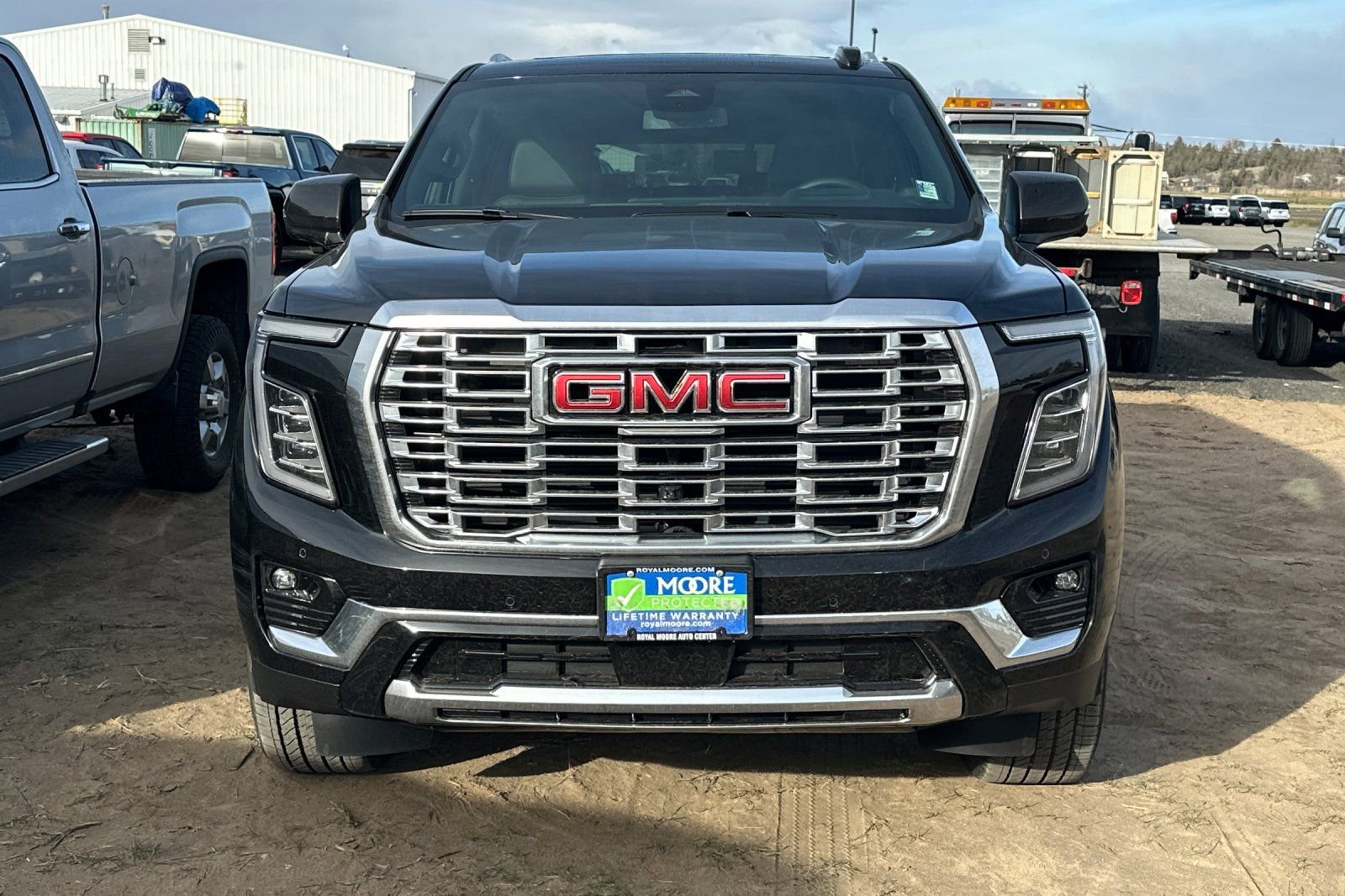 Used 2026 GMC Yukon XL Denali w/ Sun & Power Step Package image 4