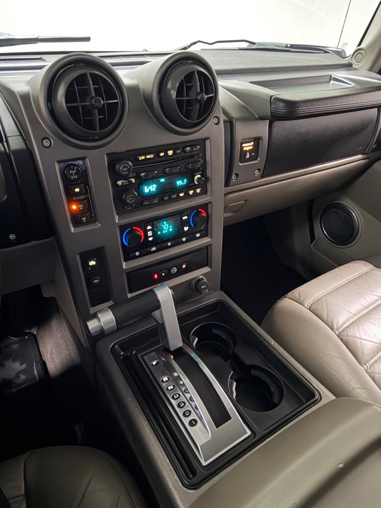 Used 2004 HUMMER H2 w/ Preferred Equipment Group image 13