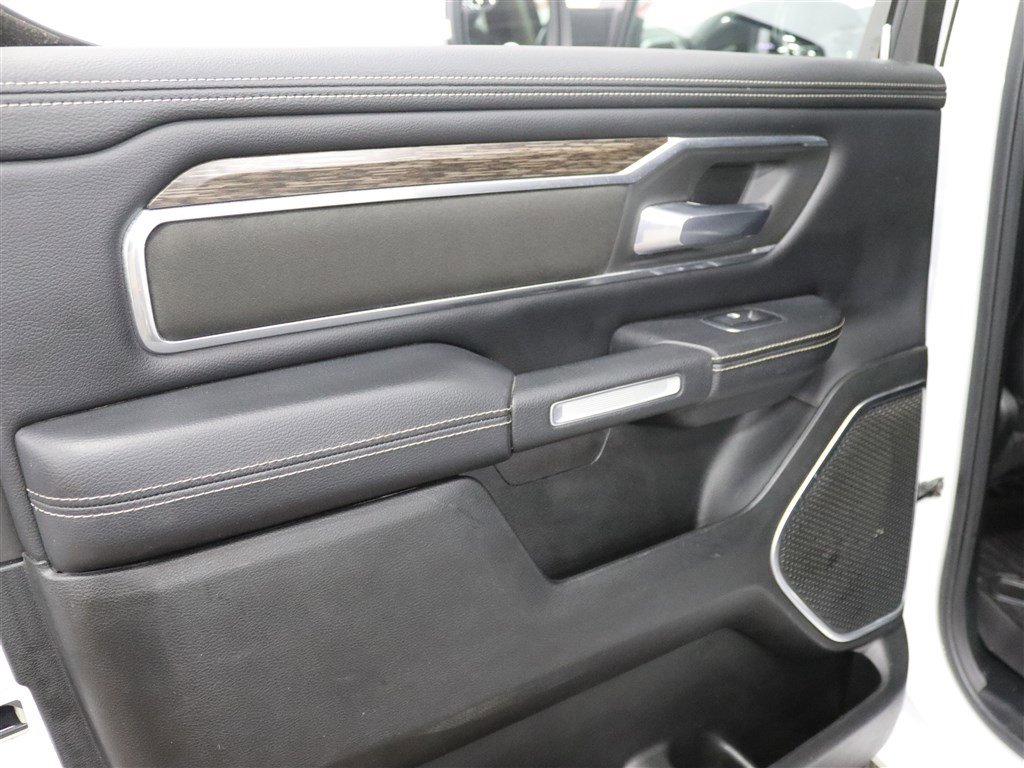 Used 2019 RAM 1500 Laramie AWD/4WD image 21