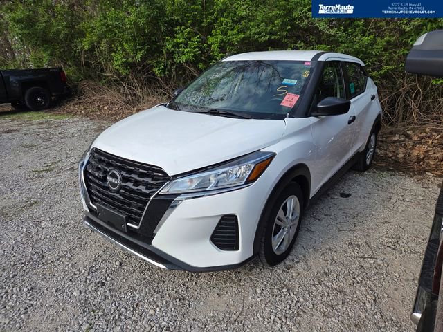 Used 2022 Nissan Kicks S image 1