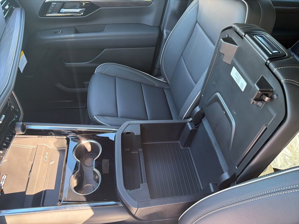 New 2026 Chevrolet Suburban Premier image 11