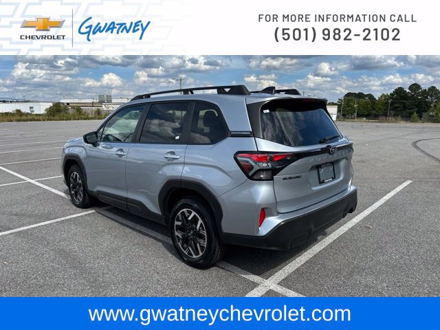 Used 2025 Subaru Forester Premium AWD/4WD image 7