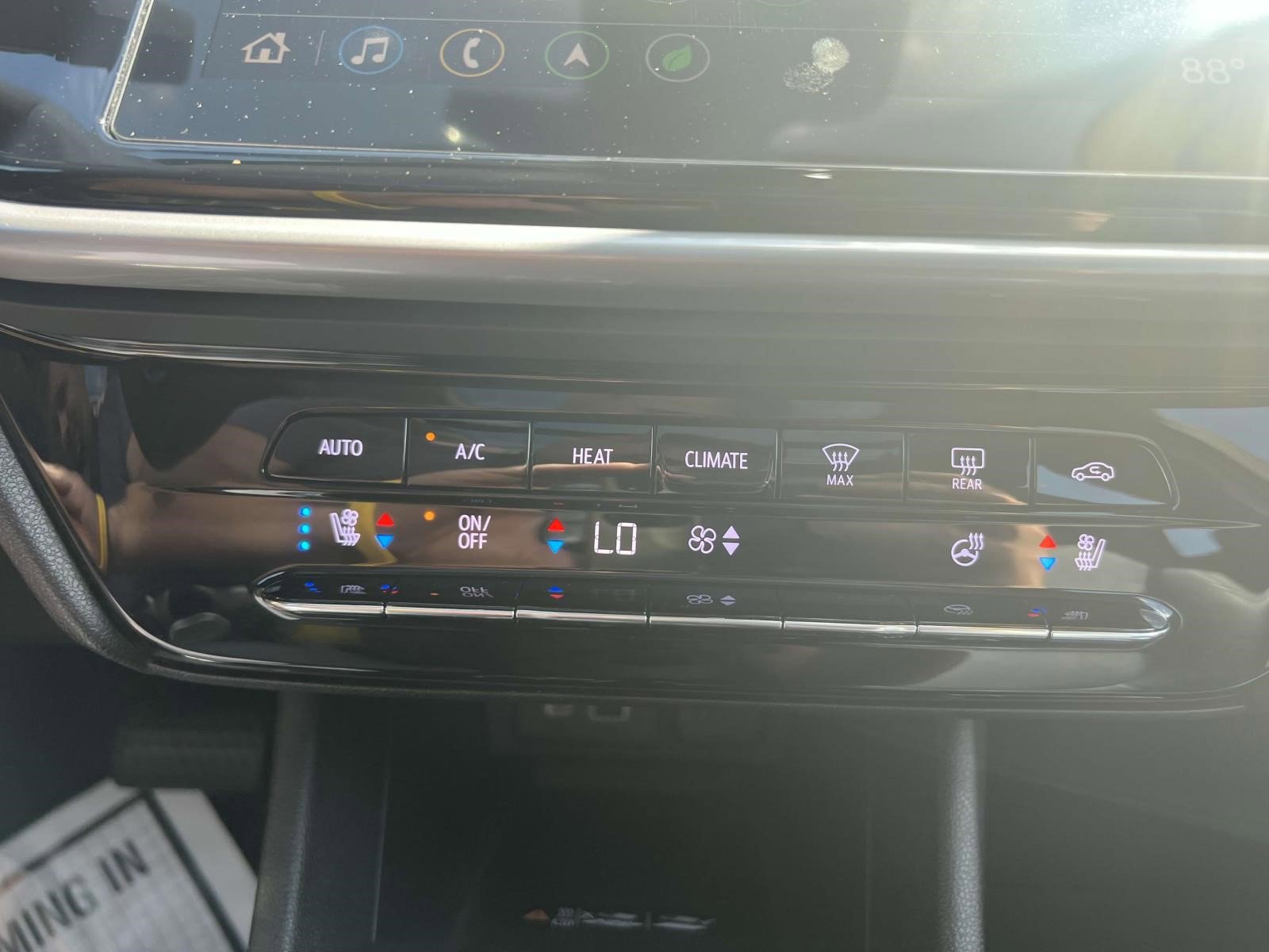 Certified 2022 Chevrolet Bolt EUV Premier w/ Sun & Sound Package image 24