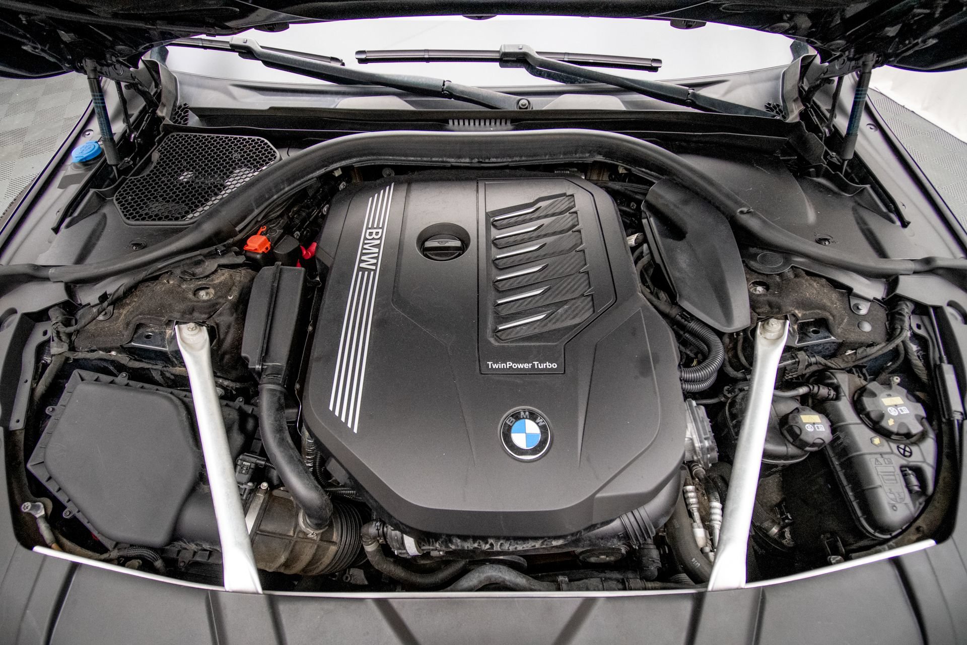 Used 2020 BMW 740i xDrive AWD/4WD image 34