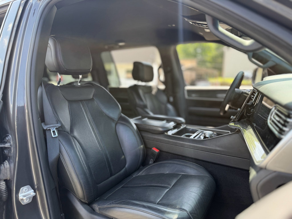 Used 2022 Jeep Wagoneer Series III w/ Flexible Seating Group RWD image 25
