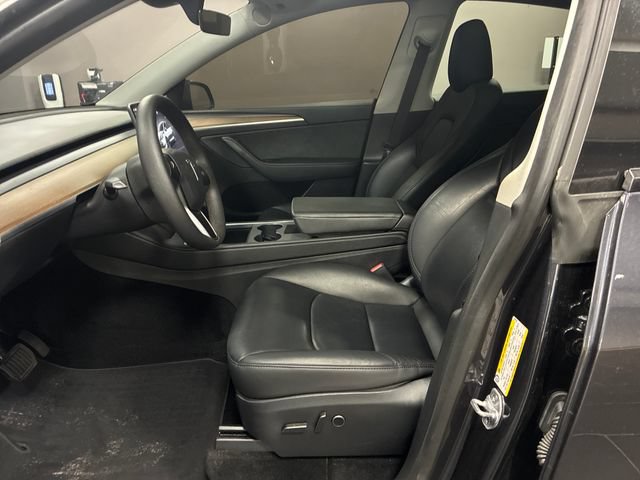 Used 2024 Tesla Model Y Long Range RWD image 10