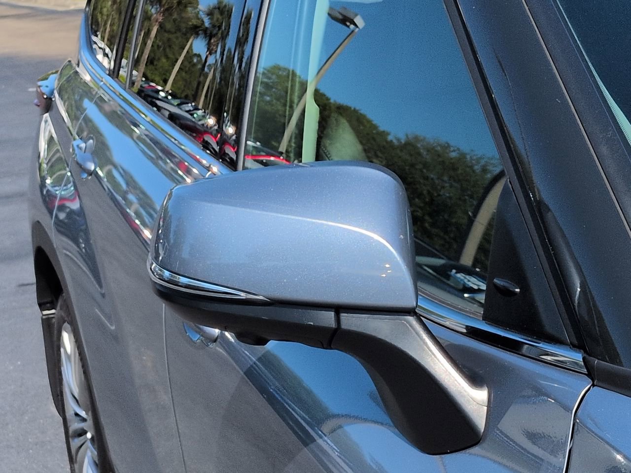 Used 2024 Toyota Highlander Platinum AWD/4WD image 12
