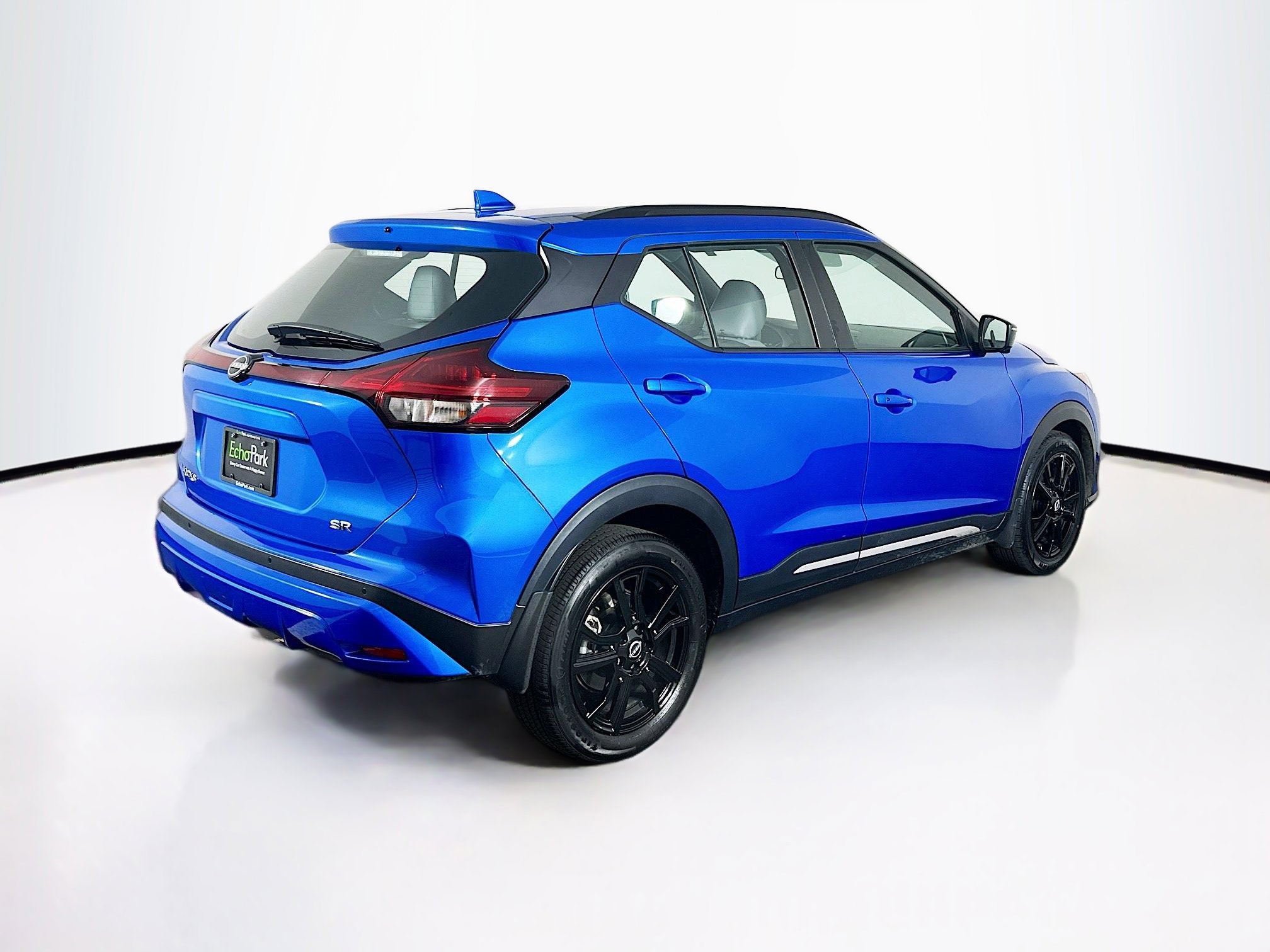Used 2023 Nissan Kicks SR w/ SR Premium Package image 9
