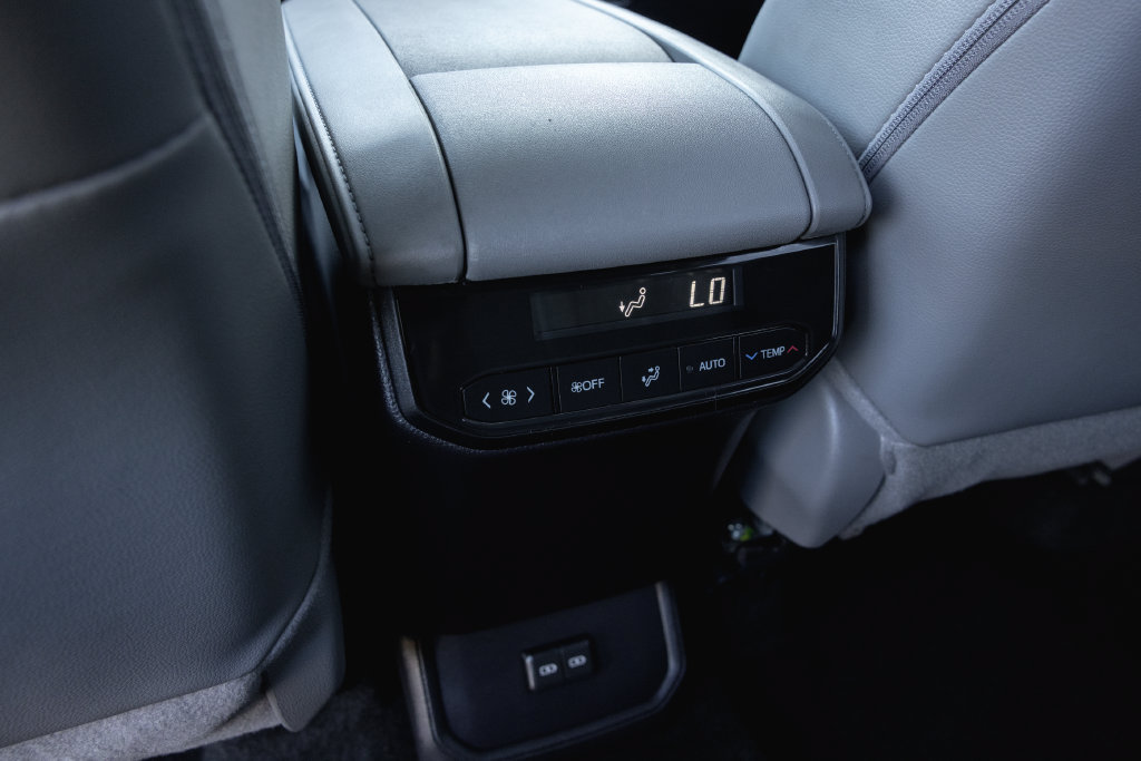 Certified 2026 Toyota Highlander XLE AWD/4WD image 29