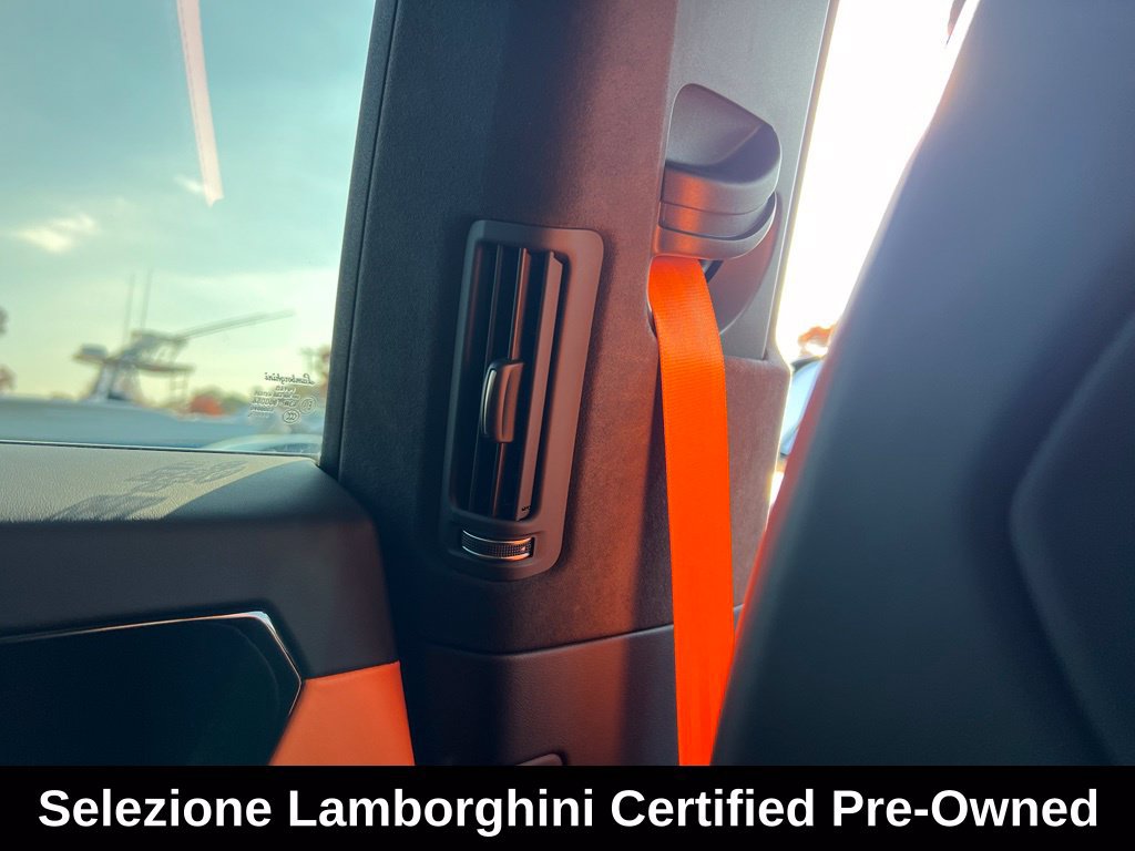 Used 2025 Lamborghini Urus SE AWD/4WD image 50