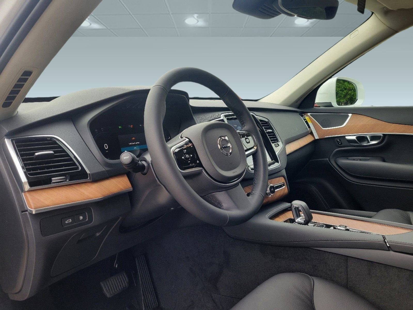 New 2024 Volvo XC90 T8 Plus w/ Protection Package Premier image 4