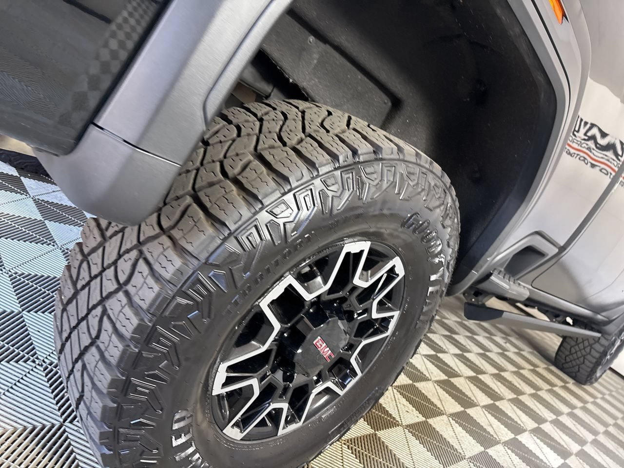 Used 2026 GMC Sierra 2500 AT4X AWD/4WD image 34