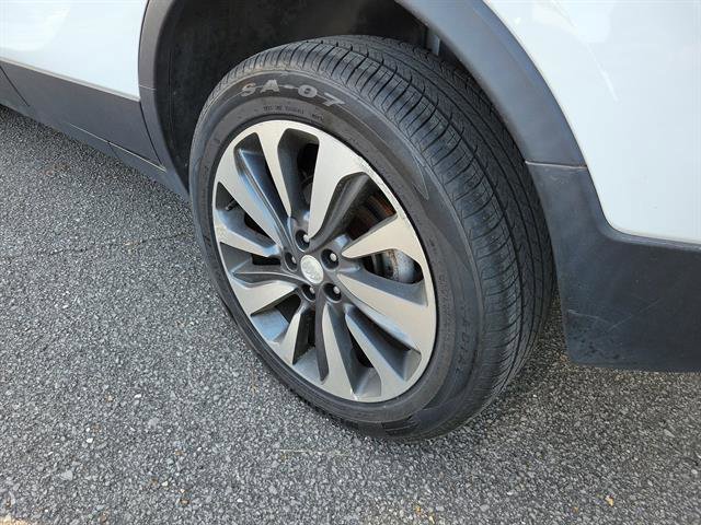 Used 2021 Buick Encore Preferred AWD/4WD image 26