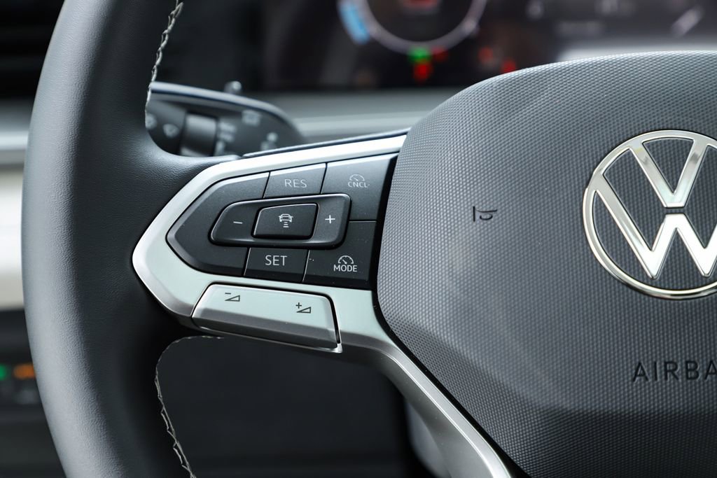 New 2026 Volkswagen Tiguan SE image 60