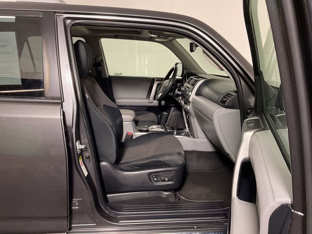 Used 2011 Toyota 4Runner SR5 w/ Convenience Pkg image 28