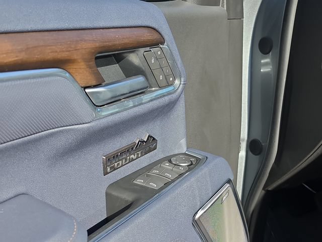 New 2026 Chevrolet Silverado 1500 High Country w/ Technology Package AWD/4WD image 18