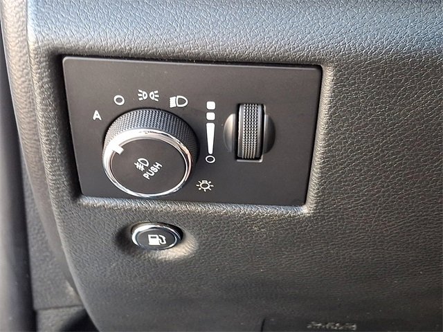 Used 2018 Jeep Grand Cherokee Limited w/ Trailer Tow Group IV image 24