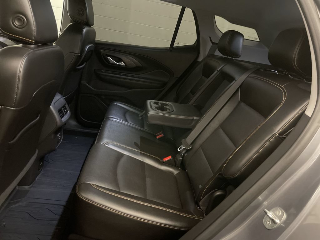 Used 2021 GMC Terrain SLT w/ LPO, Dark Accent Package AWD/4WD image 19