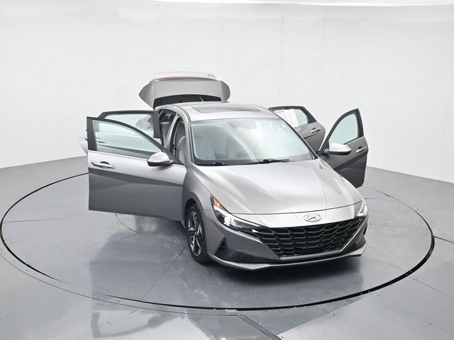 Used 2023 Hyundai Elantra Limited image 48