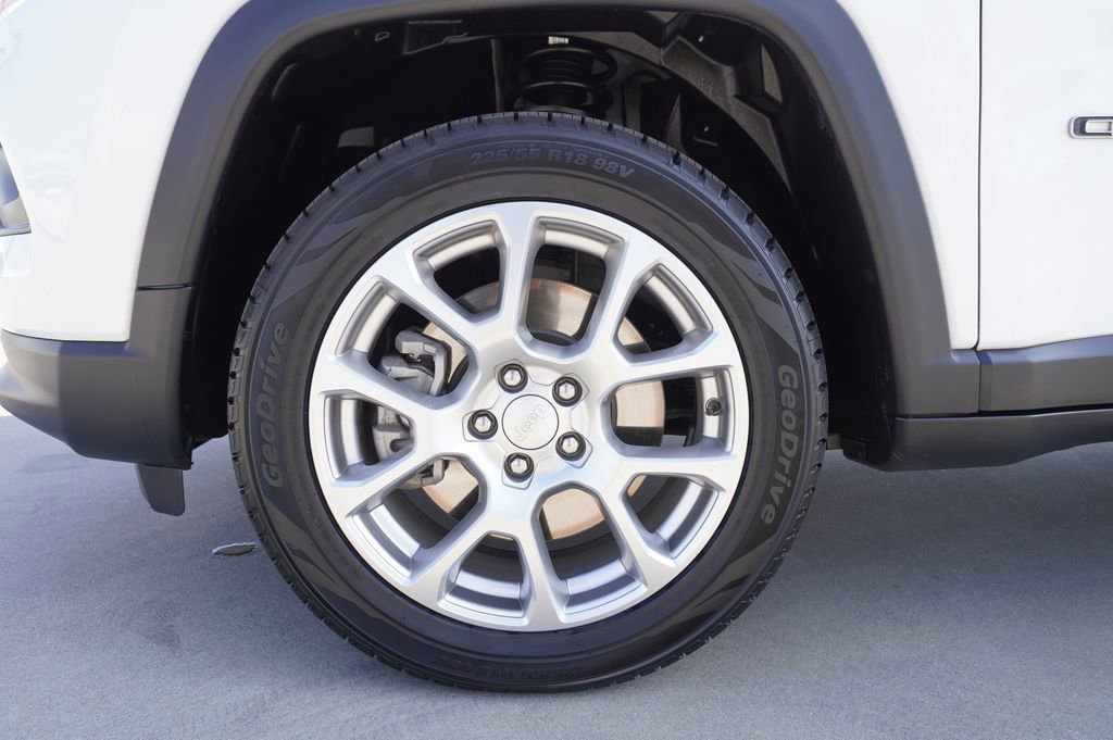 Used 2023 Jeep Compass Latitude image 22