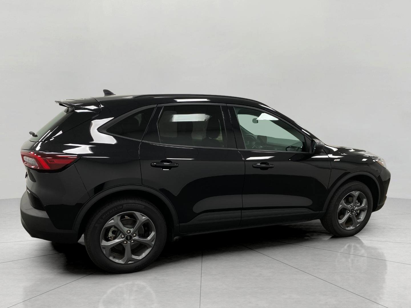 Used 2025 Ford Escape ST-Line AWD/4WD image 2