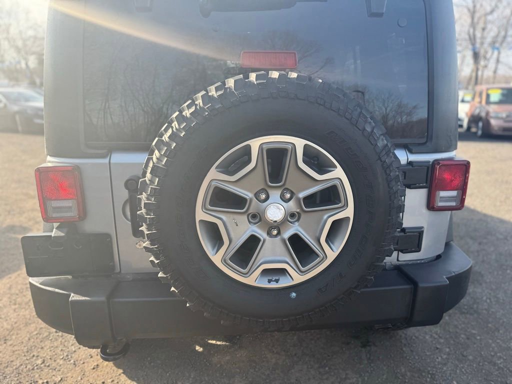 Used 2017 Jeep Wrangler Unlimited Rubicon w/ Connectivity Group image 20